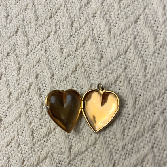 Beautiful Vintage Goldtone Mother Locket With Rhinestones - Picture 7 of 7